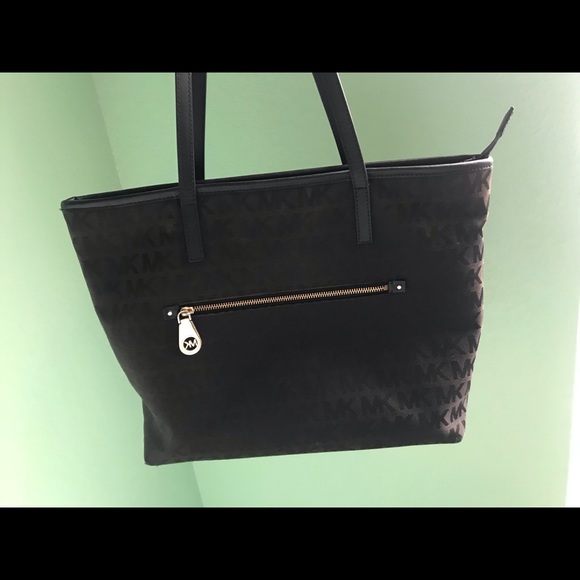 Michael kors purse - Picture 1 of 2